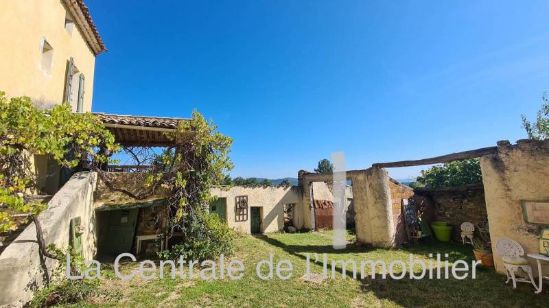 Acheter une bastide à rénover pour chambres d'hôtes ou restaurant ou maison familliale Saint Etienne les Orgues dans le Lubéron  